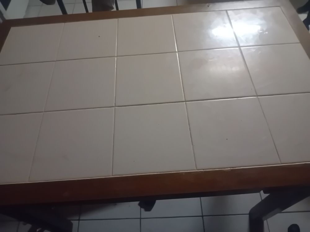 bonsoir 
suite &agrave; un achat neuf je cette table avec rallonge Meubles