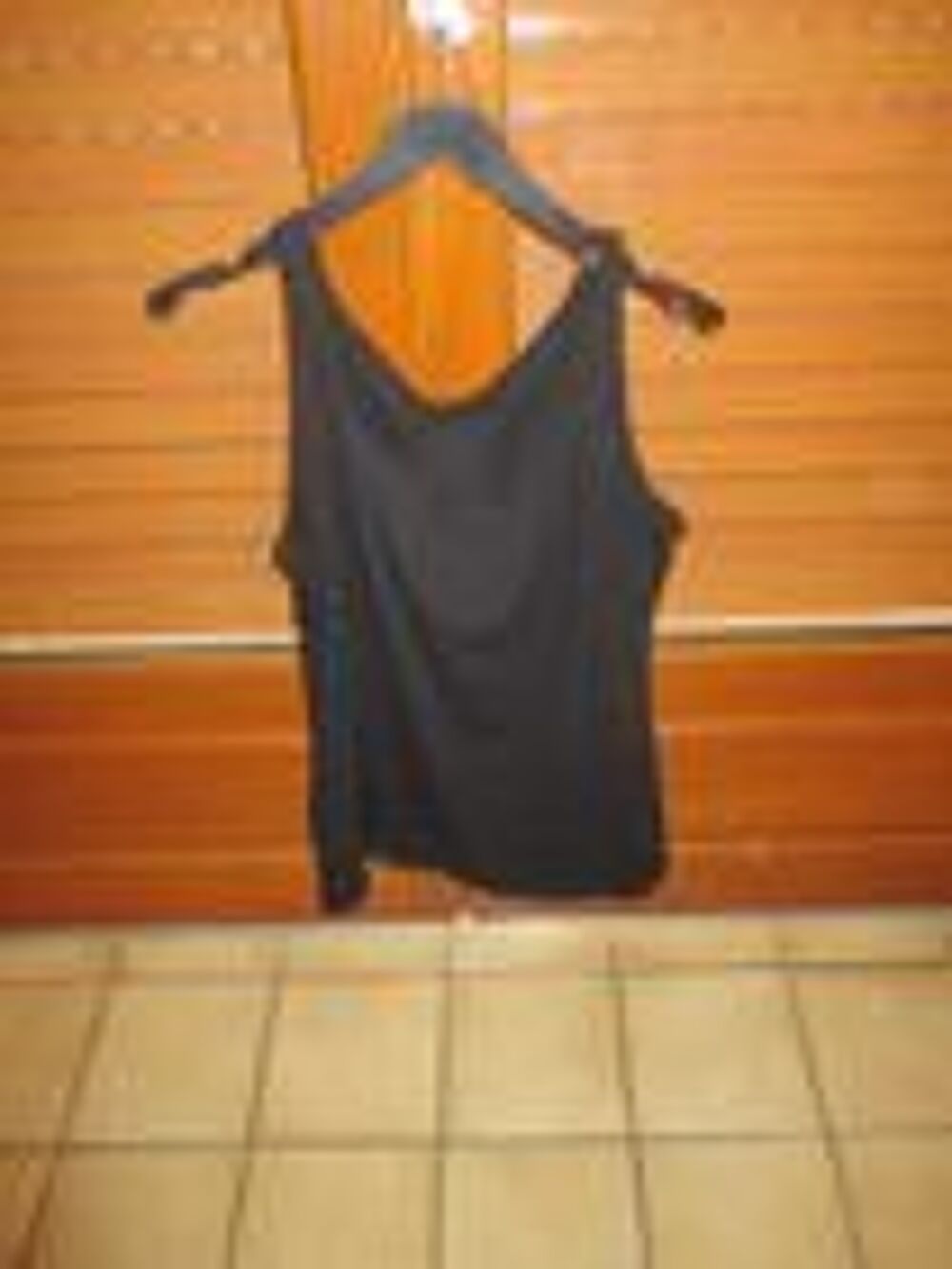 T shirt polo noir Vêtements