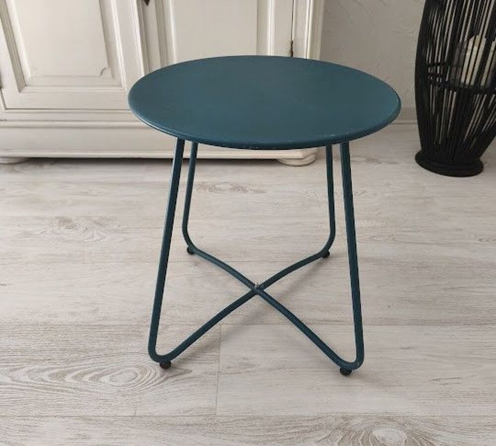 Table d'appoint m&eacute;tal Meubles