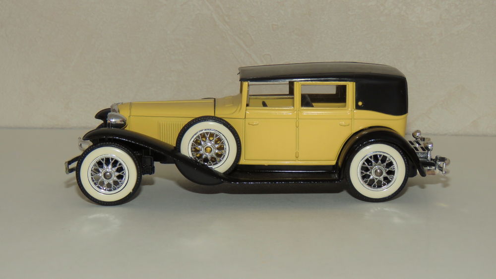 Voiture miniature Cord L 29 