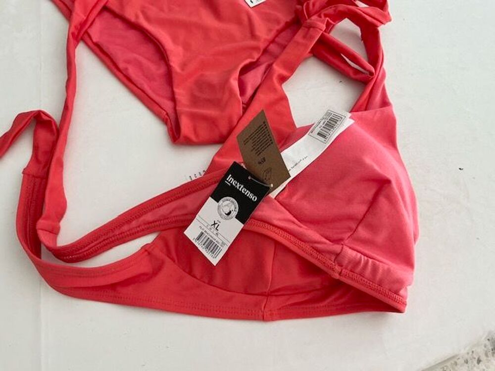 MAILLOT DE BAIN DEUX PIECES NEUF T42 Vêtements