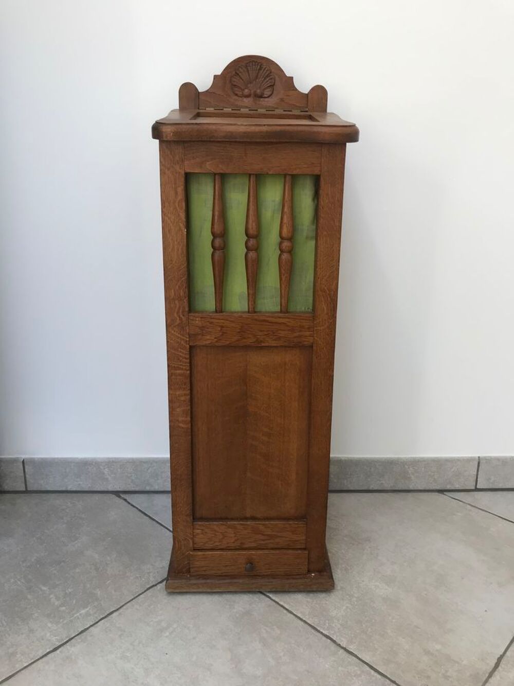 Huche &agrave; pain en ch&ecirc;ne
Meubles