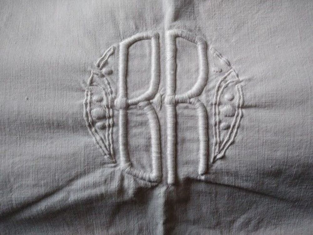 Drap ancien brod&eacute; main Décoration