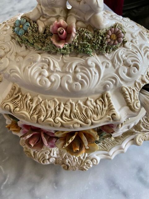 Soupière porcelaine d'italie style rocaille Varennes-sur-Seine (77)