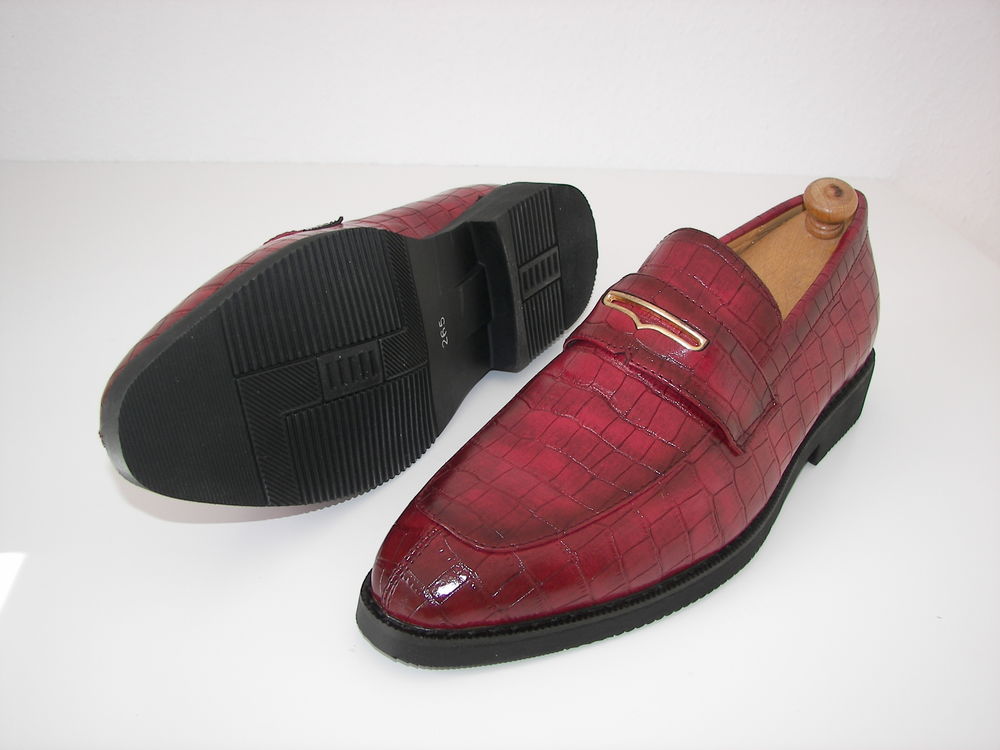 Tr&egrave;s belle paire de chaussures italienne BCBG Chaussures