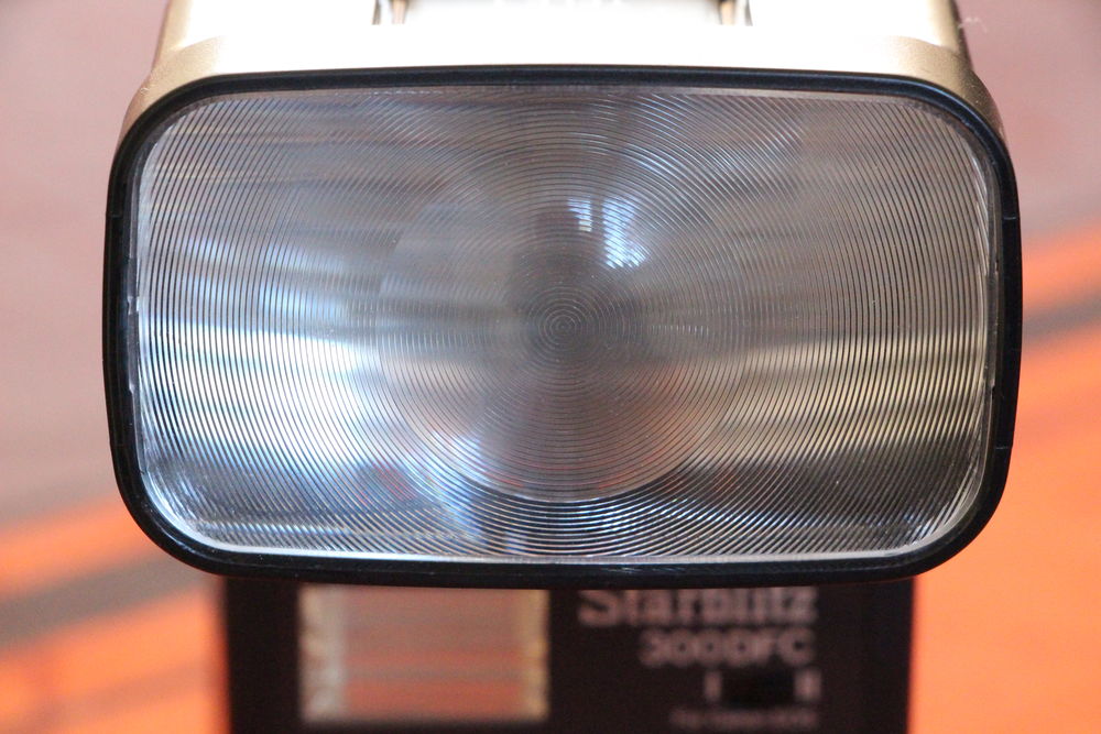 Flash STARBLITZ 300DFC pour CANON Photos/Video/TV