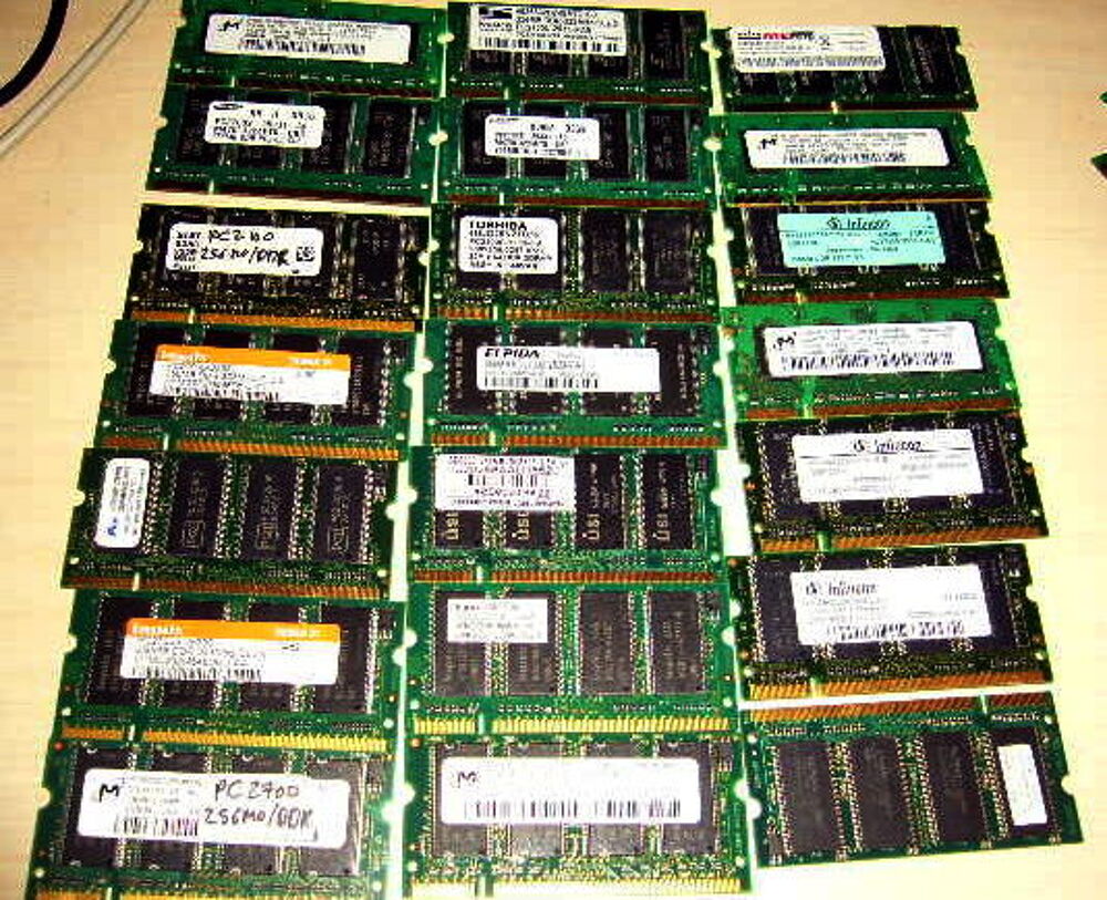 21 barettes m&eacute;moire sodimm pc portable 256MB Matériel informatique
