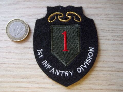 �cusson militaire 1�re division d'infanterie US Army insigne 8 Valognes (50)