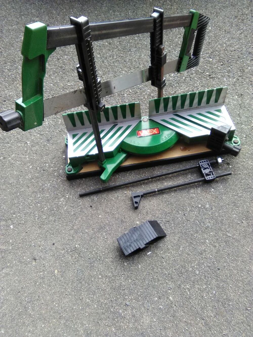 Scie pour coupe d'angle Bricolage