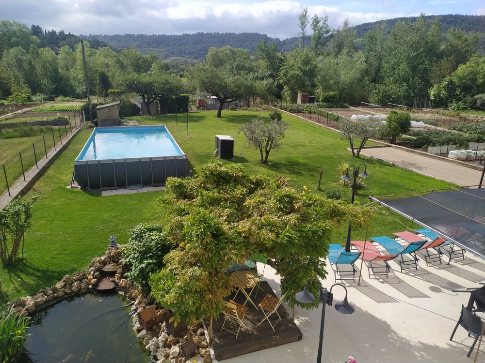 Vente Maison Grande maison familiale de 280 m² avec piscine Pierrerue