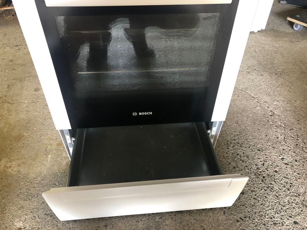Gazini&egrave;re &agrave; induction BOSCH Electroménager