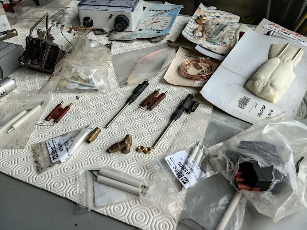 LOT ACCESSOIRES PLOMBERIE / CHAUFFAGE / Bricolage