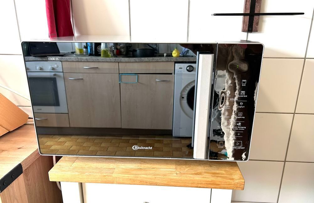 Micro-ondes combin&eacute; Bauknecht 25 L + Grill €" Comme neuf Electroménager