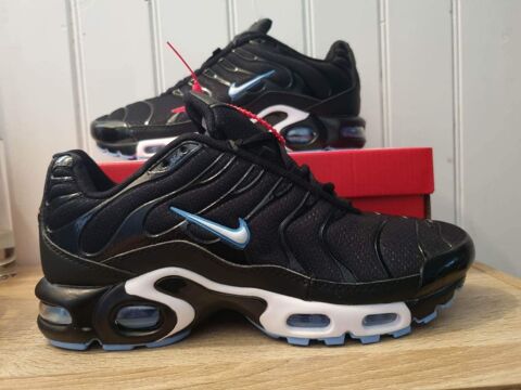 Paire de Nike Tn 60 Saint-Cl�ment-des-Baleines (17)