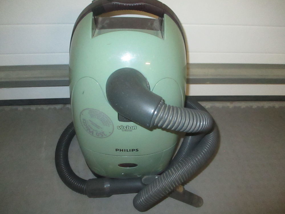 Aspirateur traineau Philips Vision Turbo Max , 1400 watts , Electroménager