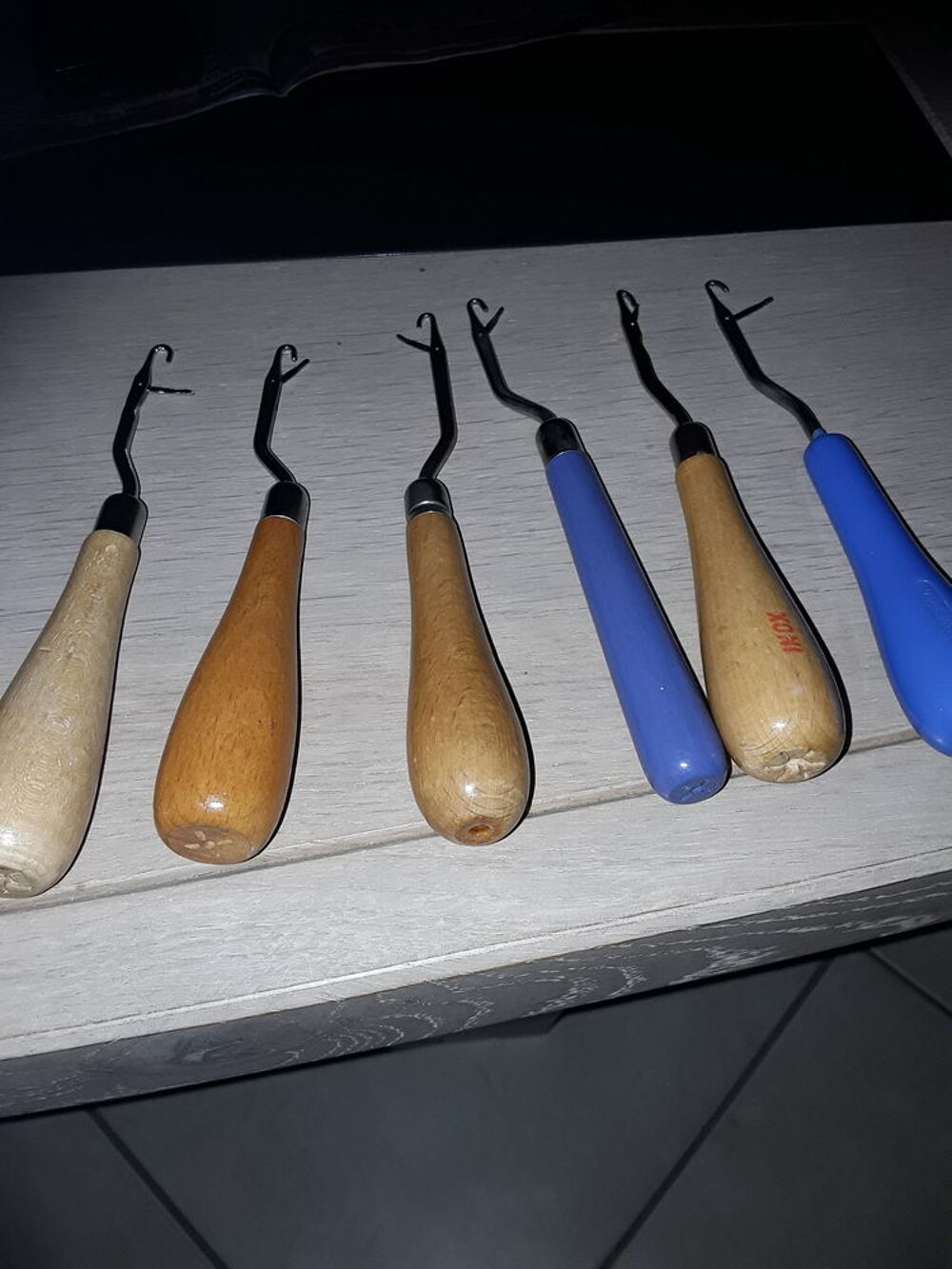 6 crochets &agrave; tapisser manche bois Bricolage