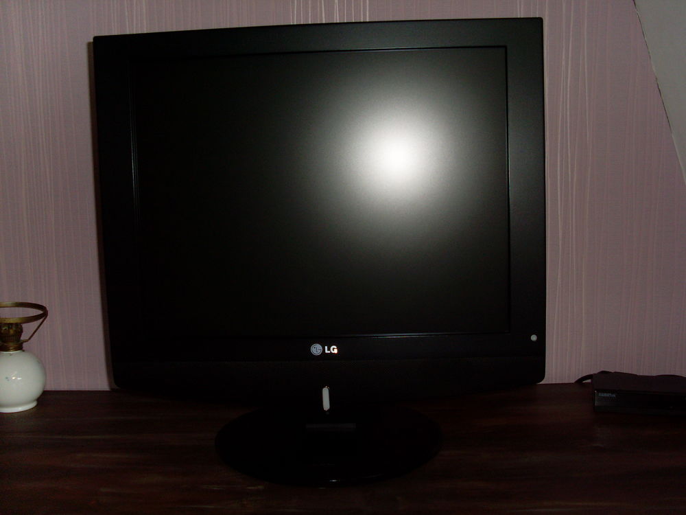 TV LG 51 cm &eacute;cran plat Photos/Video/TV