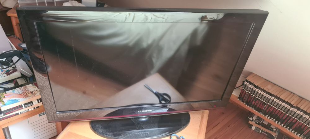 T&eacute;l&eacute;vision SAMSUNG LE32C450 Photos/Video/TV
