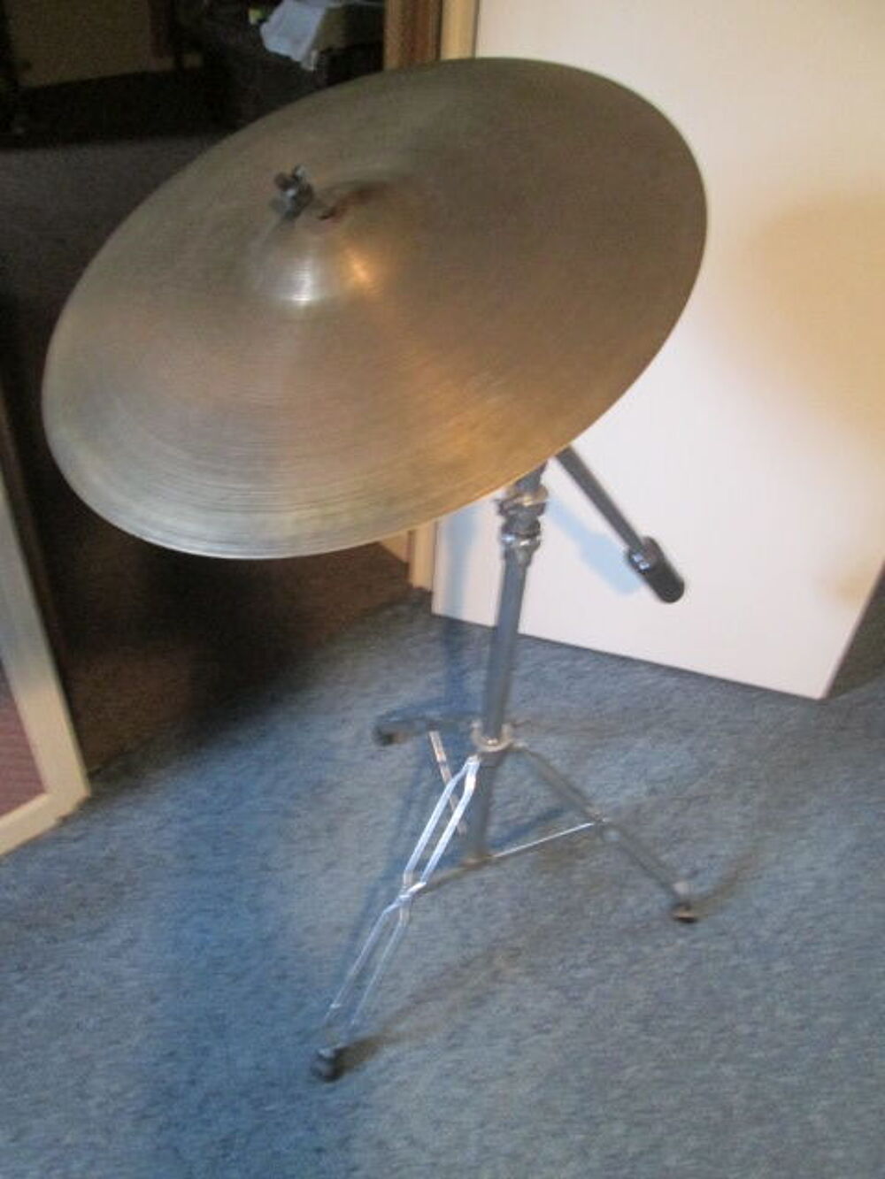 Cymbale Avenis ZILGJIAN 21" plus pied Instruments de musique