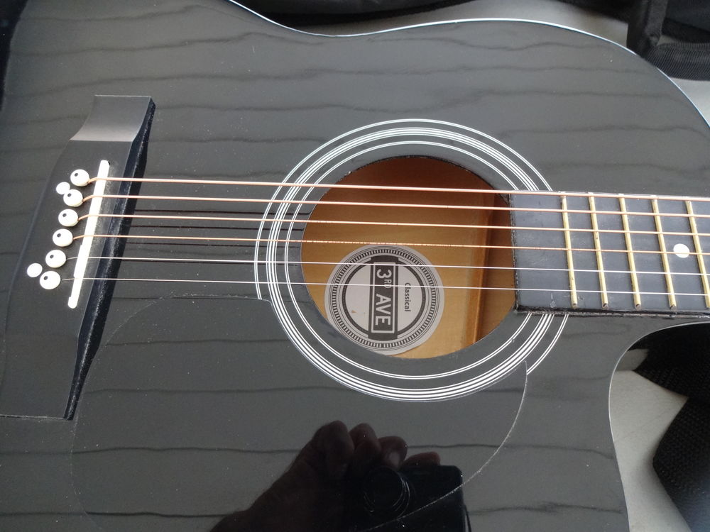 GUITARE AVE 3rd CLASSIQUE TEL / 0627473514 Instruments de musique