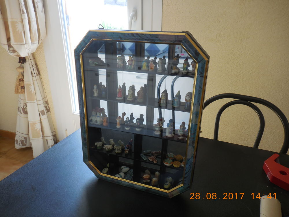 santons et sa vitrine
Décoration