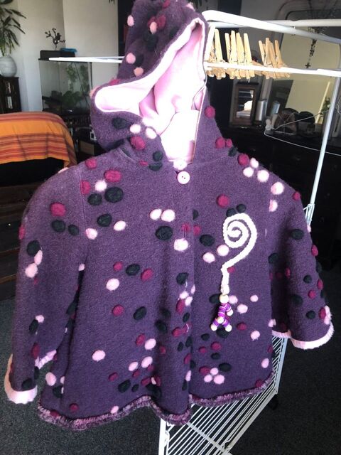 Manteau cape de lutin 3/ 60 Pornic (44)