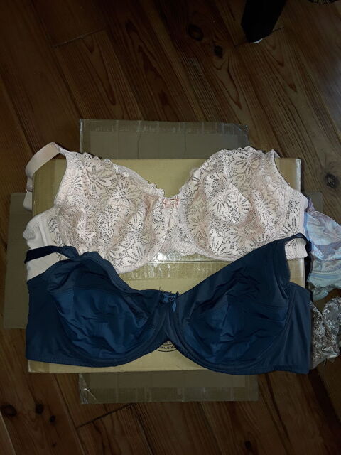 Lot 2 soutien gorge en 110e Deuil-la-Barre (95)