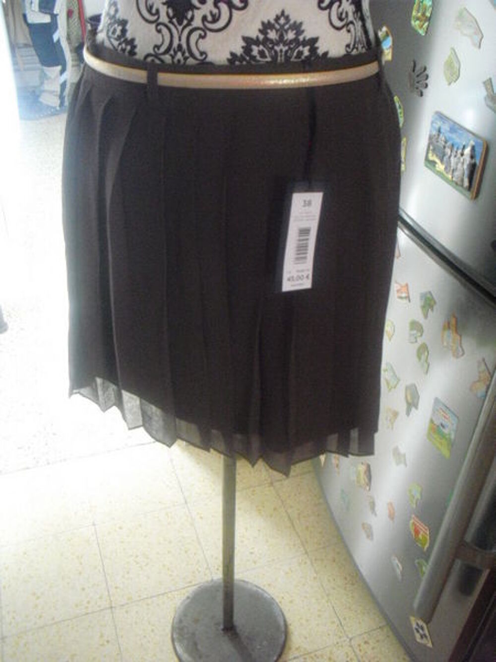 JUPE pliss&eacute;e choco avec ceinture dor&eacute; brillante NEUVE LACITY Vêtements