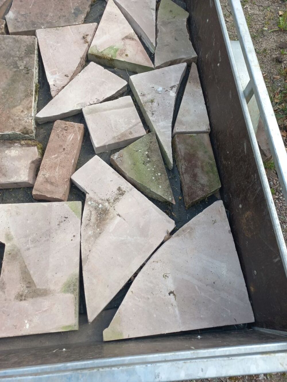 Lot de 3 m&egrave;tre carr&eacute; de dalles en gr&egrave;s des Vosges 150 euros Bricolage