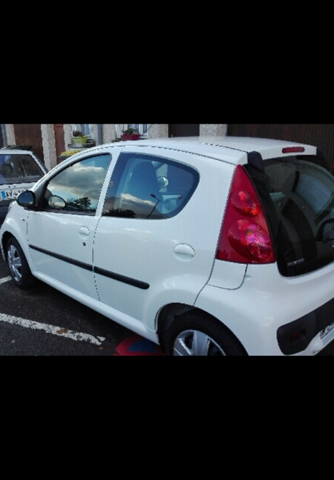 Peugeot 107 1.0e 12V 68ch BLUE LION Access
