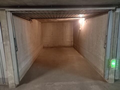  Parking / Garage  louer 13 m
