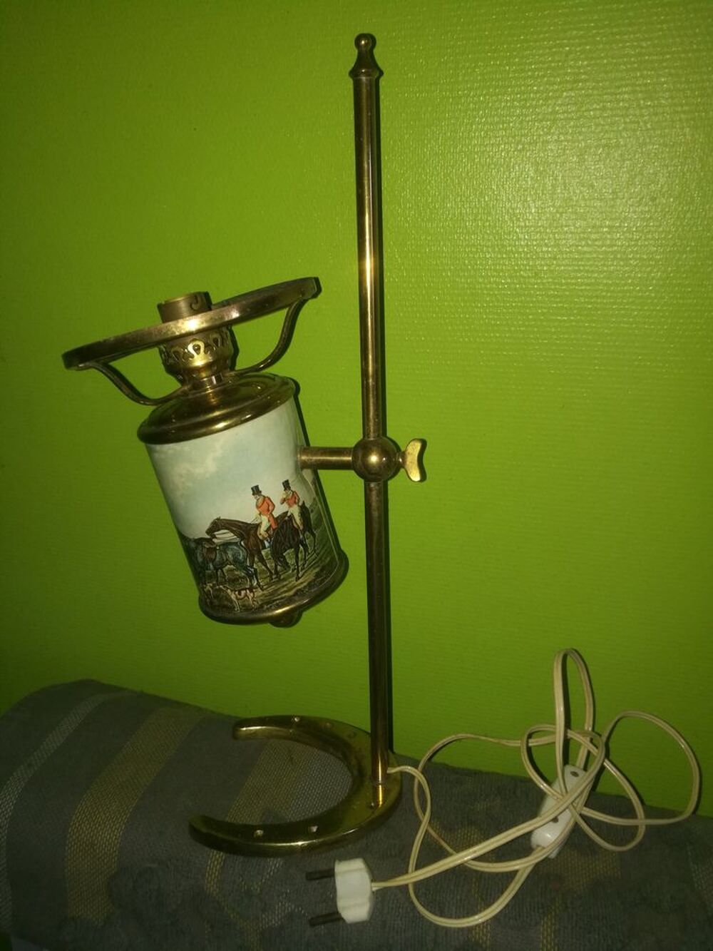 lampe &agrave; poser laiton sc&egrave;ne de chasse XIXe Décoration