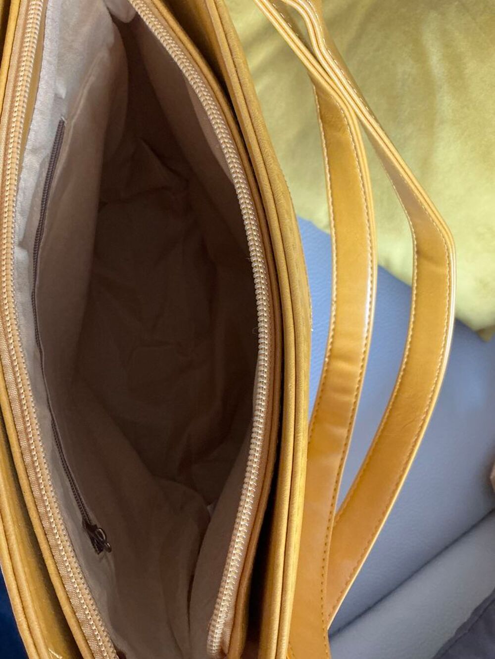 Sac grande contenance &agrave; main ou bandouli&egrave;re neuf Maroquinerie