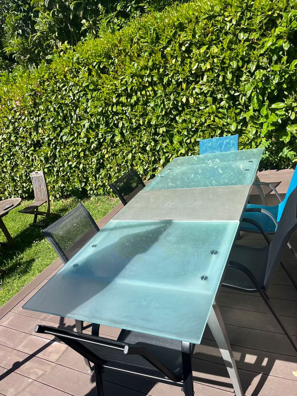 Table de salle &agrave; manger extensible. Meubles