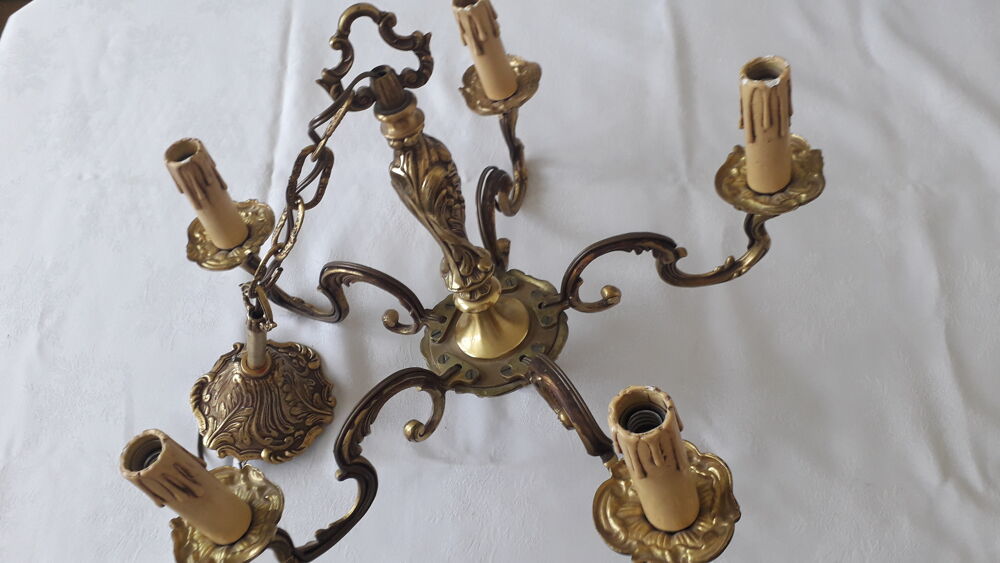 Lustre en bronze 5 branches
Décoration