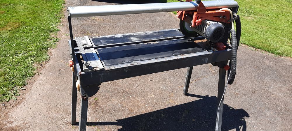 scie a carrelage sur pieds diam&egrave;tre 250mm Bricolage