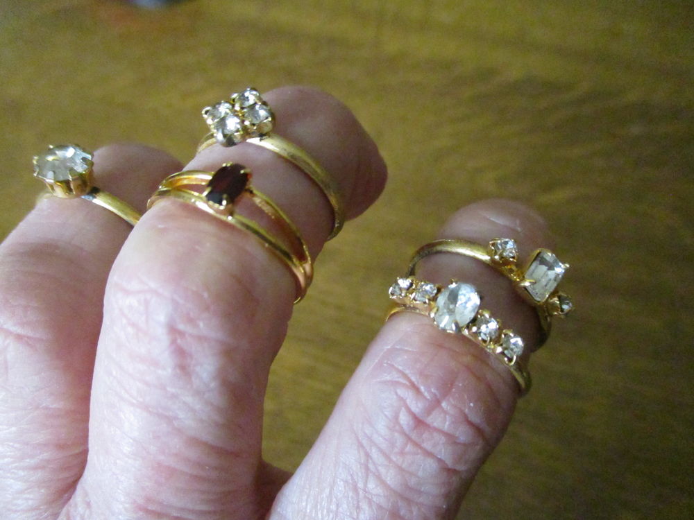 5 bagues fantaisies r&eacute;glables Bijoux et montres