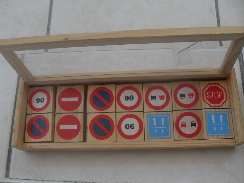 Dominos signalisation routi&egrave;re Jeux / jouets