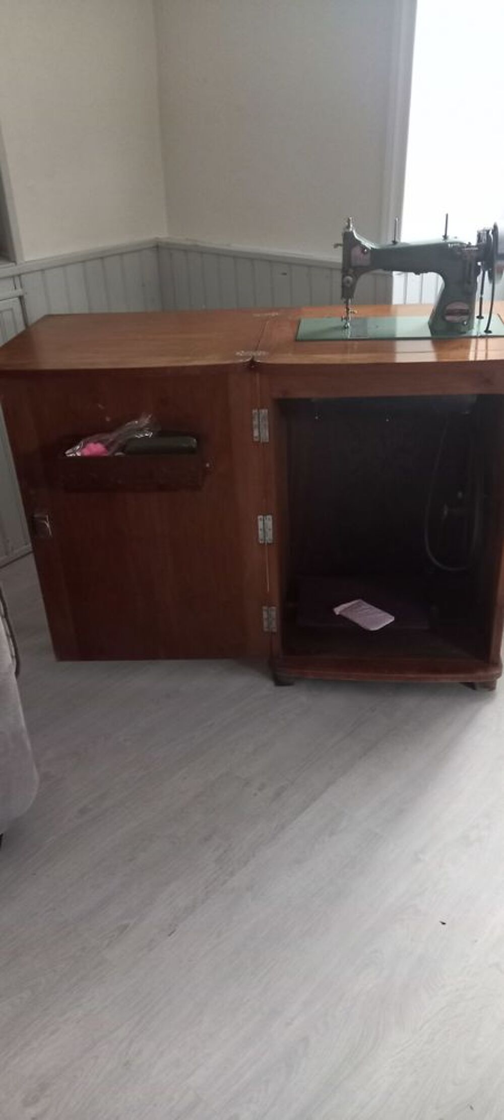 ANCIENNE MACHINE A COUDRE Meubles
