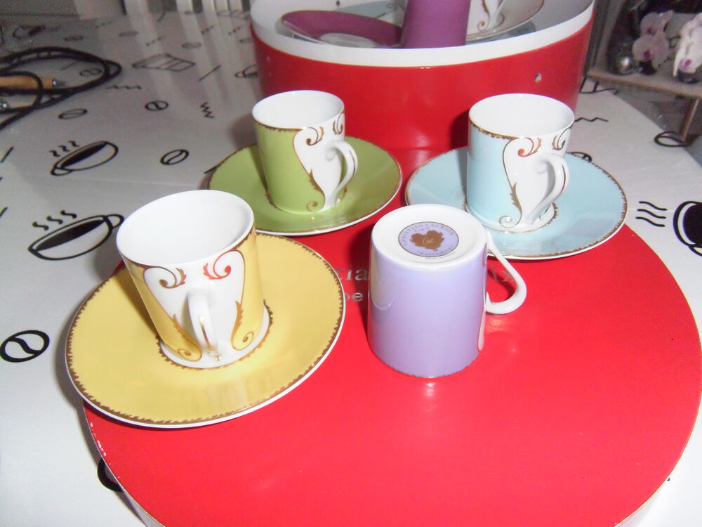  6 tasses &agrave; caf&eacute; plus 6 assiettes Ch.Lacroix 