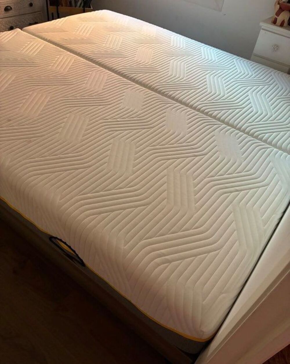 Lit &eacute;lectrique haut de gamme 180x200 Andr&eacute; Renault + 2 matel Meubles