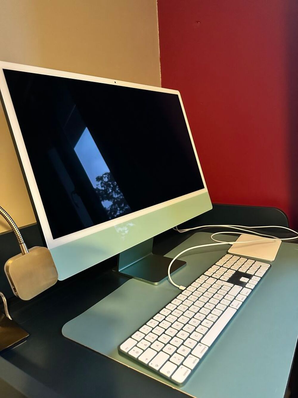 iMac 24 pouces vert avec puce Apple M1. Matériel informatique