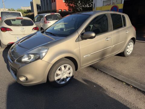 Renault Clio III dCi 70 115g eco2 Dynamique TomTom 2010 occasion V&eacute;nissieux 69200