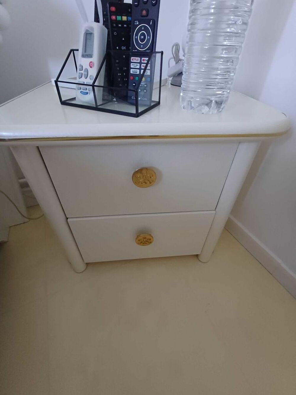 lit +sommier +2 chevets Meubles