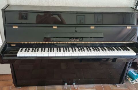 Piano droit hyundai u810 2000 Vaudricourt (62)