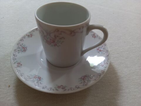 Tasses  caf en porcelaine de limoges de chez Philippe Desh 80 Sotteville-ls-Rouen (76)