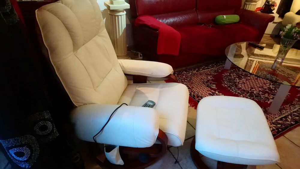 Fauteuil masseur en cuir ivoire Meubles