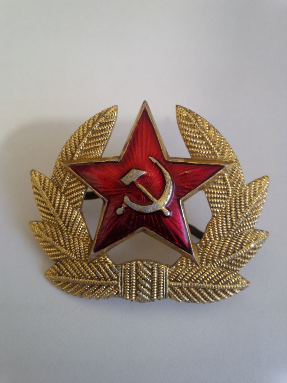 Insigne militaire (Ex URSS) pour collectionneur 4. 