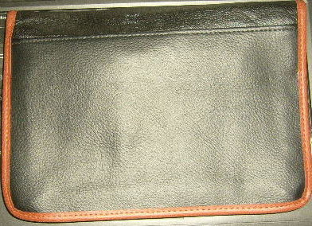 pochette bandouli&eacute;re femme neuve Maroquinerie