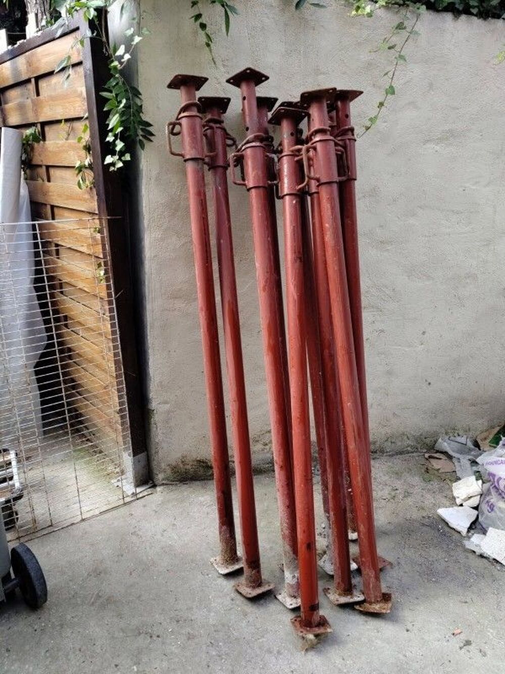 11 &eacute;taies de ma&ccedil;on 1.60 m
ETAT NEUF Bricolage